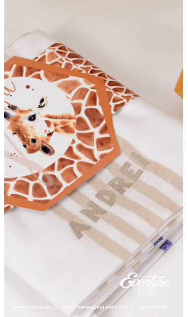 Trusou de botez cu broderie personalizata pentru baieti, Girafa  1